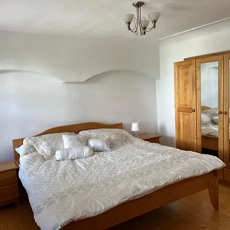 Domecek U Lampy بيت للعطل Třebíč